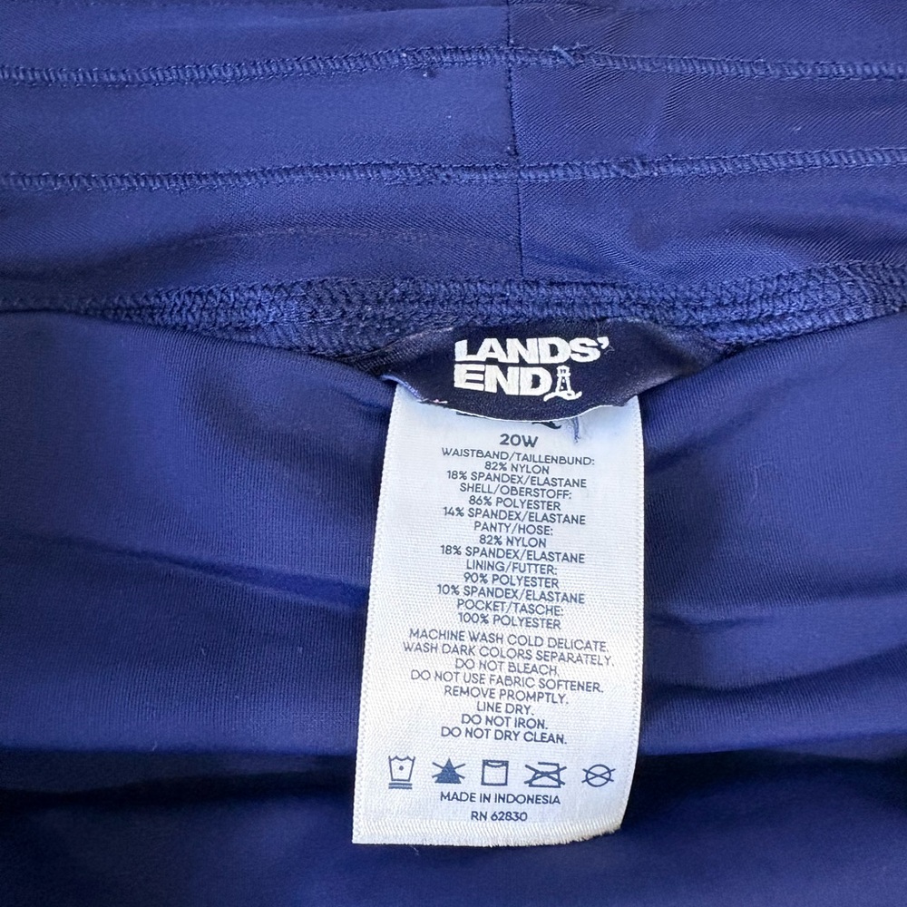 Lands' End Women's Swim Board Shorts 9” inseam - Picture 7 of 7